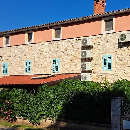 Eti And Mia Holiday Apartments Muntić Εξωτερικό φωτογραφία