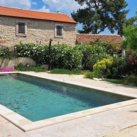 Eti And Mia Holiday Apartments Muntić Εξωτερικό φωτογραφία