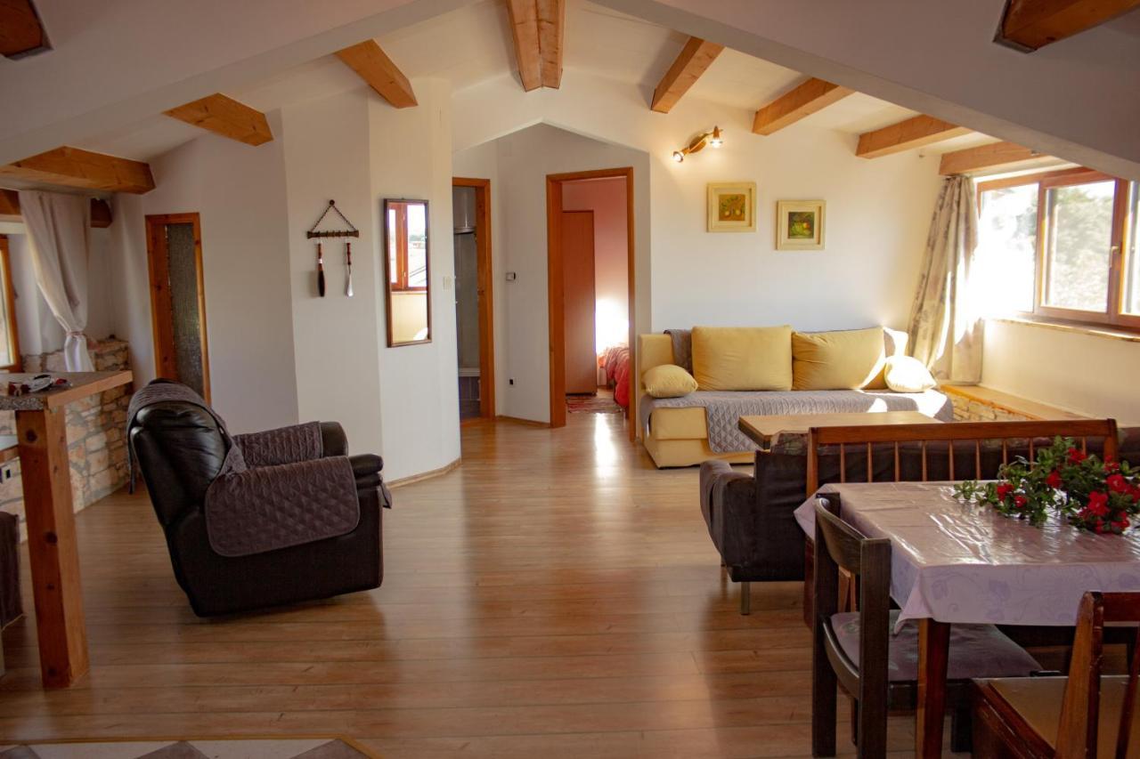 Eti And Mia Holiday Apartments Muntić Εξωτερικό φωτογραφία