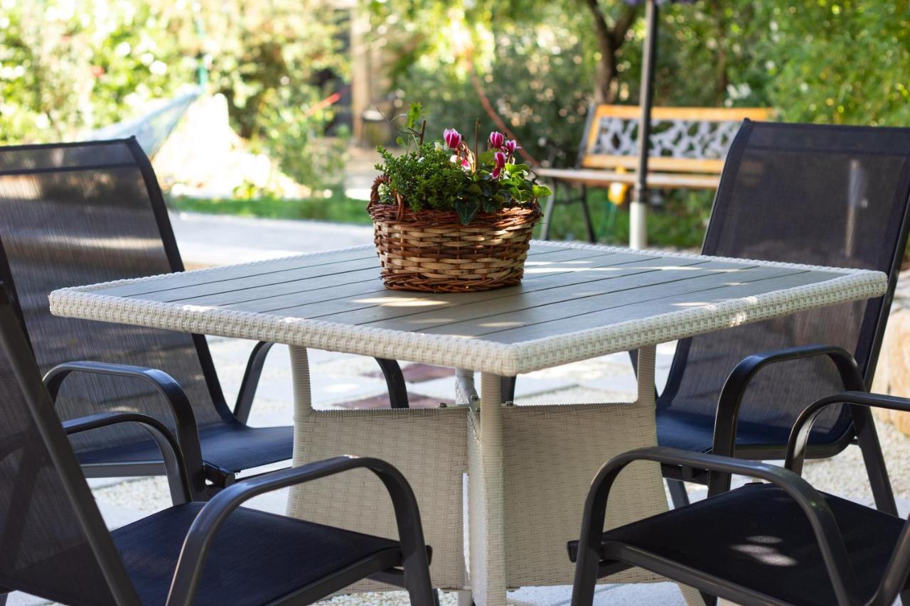 Eti And Mia Holiday Apartments Muntić Εξωτερικό φωτογραφία